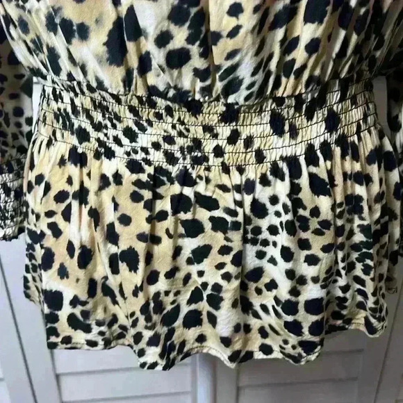 Cato Leopard Print Scoop Neck 3/4 Sleeve Smocked Peplum Top Size Large - Picture 3 of 8